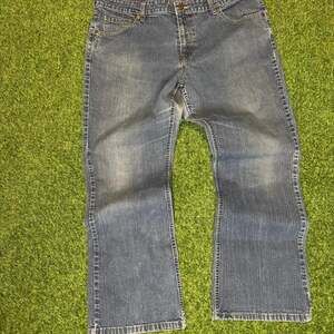 Levis low rise bootcut jeans